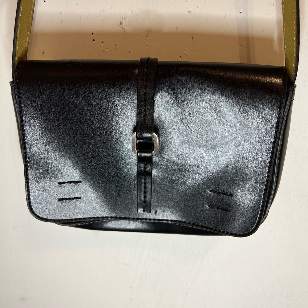 Mondani New York Black Leather Silver Hardware Crossbody Shoulder Bag Purse